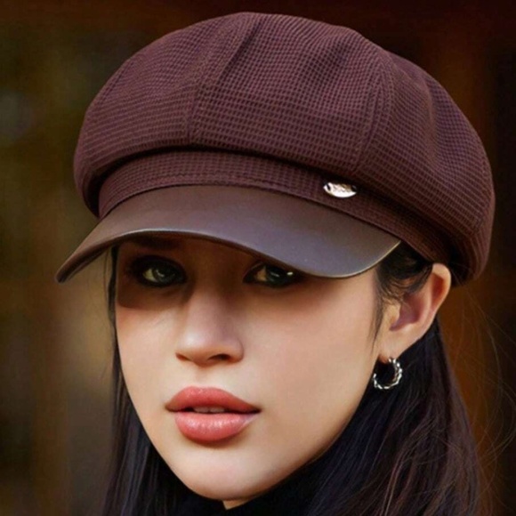 Classic Vegan Leather Newsboy Style Cap - Picture 3 of 6